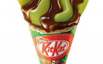 La glace Kit Kat et thé vert