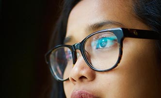 Choisir ses lunettes : 4 points essentiels pour trouver la bonne paire